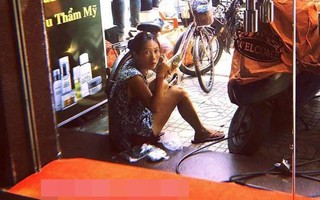 Câu chuyện "bà điên ngồi lỳ trước cửa" và những suy cảm về thân phận phụ nữ khiến MXH lắng đọng