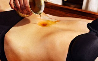 Chỉ cần rót một giọt dầu vào rốn và bạn sẽ nhận được những lợi ích không tưởng!