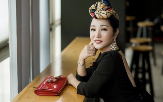 Bất ngờ vì bị đồn qua đời tại Mỹ, danh hài Thúy Nga vẫn hài hước tỏ ra "ưng hình thờ" quá sexy, xinh tươi