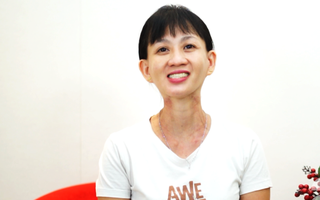 Người phụ nữ sống sót sau 21 năm chống chọi ung thư cổ họng và “cơn ác mộng” thực sự của đời mình