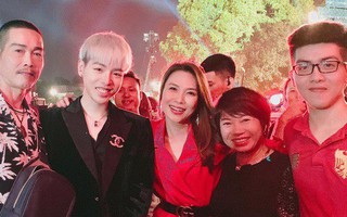 Làm học trò hơn 3 năm, đây mới là lần đầu tiên Đức Phúc khoe ảnh cả gia đình chụp cùng Mỹ Tâm