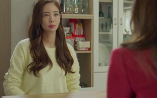 Nhận được món quà mừng cưới “độc lạ” từ chị chồng, em dâu phản ứng nhẹ nhàng nhưng lại khiến ai nấy đều sượng mặt