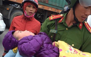 Bắc Ninh: Phát hiện bé trai khoảng 3 tuổi bị đói lả dưới chân cầu