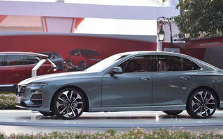 VinFast chính thức công bố giá các mẫu xe: Sedan Lux A 2.0 800 triệu đồng, SUV Lux A2.0 1,136 tỷ, Fadil 336 triệu đồng