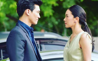 Thấy bạn trai thân mật với tình cũ, cô gái vẫn mỉm cười cho đến khi tiệc tàn thì lạnh lùng “chốt hạ” bằng 4 từ 