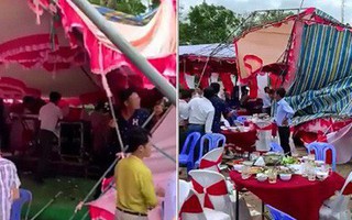Clip: Bão số 9 kèm gió lớn cuốn phăng rạp cưới ở Bình Thuận, 300 quan khách đang dự tiệc bỏ chạy tán loạn