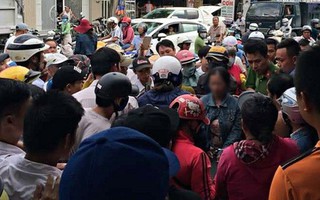 Người phụ nữ tâm thần bị cả làng vây giữ vì hiểu nhầm là bắt cóc trẻ em