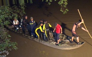 Vĩnh Long: Đi học bằng xe đạp, bé gái 7 tuổi bị xe máy tông rớt xuống sông chết đuối
