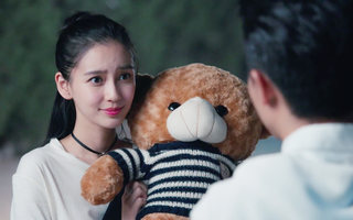 Chuyện yêu đương của Angelababy làm khán giả tức điên: Chuẩn bị hôn trai đẹp, mẹ ruột bỗng dưng xuất hiện phá đám 