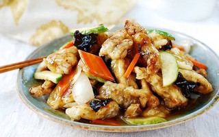 Không thể bỏ qua món thịt xốt chua ngọt kiểu Hàn ngon nức nở này