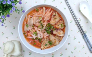Ngày bận rộn bữa tối nấu tô mì gà nóng hổi là no nê rồi!