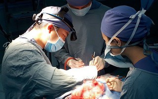 Cứu sống bệnh nhi 3 tuổi bị vỡ phình mạch não