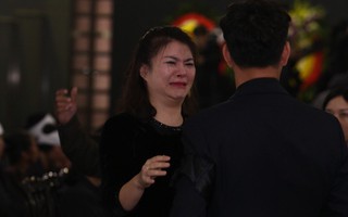 Thu Quỳnh, Bảo Thanh, Lan Hương, Kim Oanh, Lê Khanh nhạt nhòa nước mắt trong lễ tang NSND Anh Tú