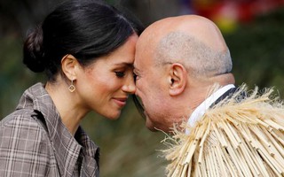 Meghan tỏa sáng, vượt mặt chị dâu Kate trong những khoảnh khắc ấn tượng nhất của các hoàng gia trên thế giới năm 2018