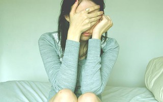 Mẹ tôi mất chưa đầy năm bố tôi đã đòi lấy vợ khác, nhưng cuốn nhật ký của mẹ mới khiến tôi phát điên