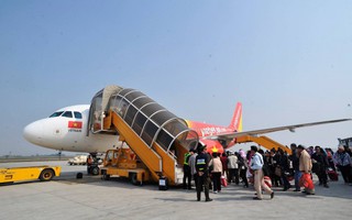 Vietjet lên tiếng vụ gặp sự cố ở Nội Bài, tất cả hành khách được yêu cầu xuống máy bay, quay về phòng chờ