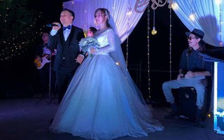 Tiến Đạt bảnh bao, vừa hát vừa dắt tay cô dâu Thụy Vy vào tiệc vu quy