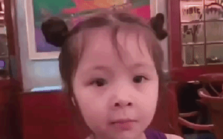 Clip: Con gái Elly Trần trổ tài thuyết phục mẹ cực khéo léo và dễ thương