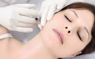 Từ trường hợp tháo độn cằm do tiêm filler, cùng nhìn lại và rút ra bài học sau vô số ca biến chứng