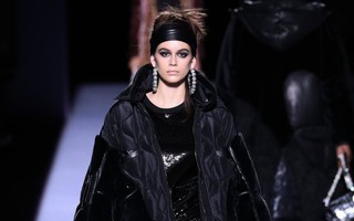 Tiếp tục đắt show tại New York Fashion Week 2018, Kaia Gerber thực sự đã làm nên chuyện ở tuổi 16