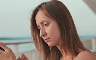 Cái cách mà người yêu và gia đình anh tiêu tiền khiến tôi hoang mang tột độ