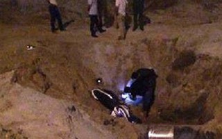 Nam thanh niên chết sau khi lao xe xuống hố công trình trong đêm 30 Tết