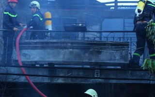Căn nhà 2 tầng bị lửa thiêu rụi ở Sài Gòn ngày mùng 5 Tết