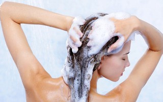 9 lưu ý giúp bạn trị tận gốc nỗi khổ rụng tóc
