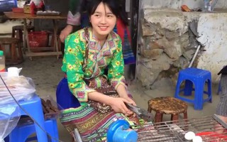 Cô gái bán cơm lam gây sốt mạng vì quá xinh đẹp, dân mạng rào rào truy tìm danh tính