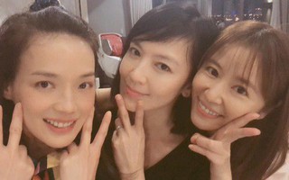 Lâm Tâm Như - Thư Kỳ khoe mặt mộc: Hai "gái có chồng" U45 càng ngày càng nhuận sắc