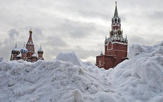 Moscow hứng chịu lượng tuyết rơi trăm năm mới có một lần