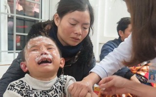 Hà Tĩnh: Nổ bình ga, 7 học sinh tiểu học bỏng nặng phải đi cấp cứu
