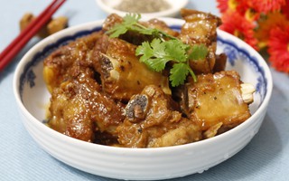 Sườn kho tiêu: Mềm ngon - đậm đà - vàng óng bắt mắt ăn với cơm nóng thì ngon miễn chê