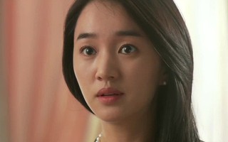 Khi lấy điện thoại của mình gọi vào máy chồng, cái tên hiện lên trên màn hình khiến tôi ngẩn người