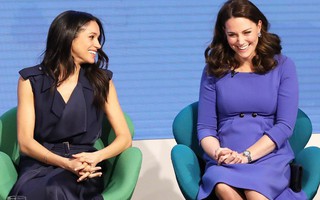 Cùng dự sự kiện, Meghan Markle “chơi trội” hơn công nương Kate Middleton khi diện hẳn váy đắt gấp 10 lần