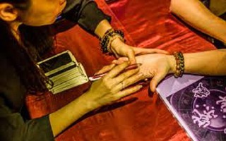 Nghe lời bói toán, cụ bà 70 tuổi "chờ chết" suốt 1 năm, kết quả khiến bà muốn "đánh vỡ mồm" thầy bói