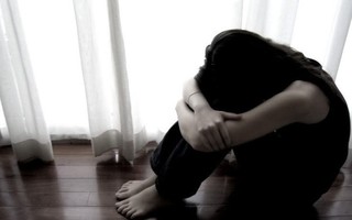 Hai vợ chồng kế hoạch chưa có con để lo kinh tế nhưng rồi tôi ăn trái cấm và có thai với người khác