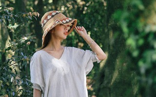 Mũ cói chưa bao giờ hết hot, xu hướng năm nay là kiểu mũ tai bèo che nửa mặt
