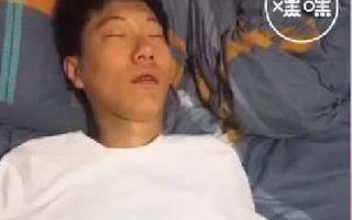 Khi vợ bạn bán hàng online và tiết kiệm tiền thuê mẫu: Còn gì tuyệt vời bằng chồng mặc đồ mình bán