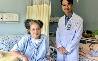 Hút thuốc lá 30 điếu/ngày trong suốt 30 năm, cụ bà mang bướu cổ khổng lồ biến chứng sang suy tim rất đặc biệt