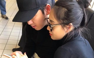 Hé lộ hình ảnh Nhã Phương âu yếm, thân mật với Trường Giang tại Mỹ