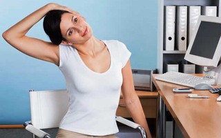 Bài Yoga của người Ấn Độ giúp rèn cơ, giảm căng thẳng hiệu quả: Người ngồi nhiều muốn sống thọ phải tập ngay!