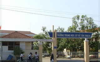 Vụ nam sinh lớp 8 bóp cổ cô giáo trong lớp học: "Em ấy là học sinh cá biệt, hiện Sở đang chỉ đạo làm rõ"