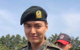 Hé lộ hình ảnh Lee Min Ho mặt phúng phính trong ngày tốt nghiệp huấn luyện quân sự