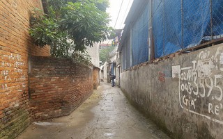 Tổ trưởng dân phố nói về nghi án mẹ sát hại con trai 19 tuổi: "Người mẹ làm phụ hồ, quét rác và nuôi con khổ cực"