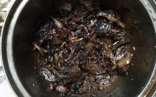 Được nấu cho món "cá vượt sa mạc", anh trai thở dài đòi gả em gái đi xa vì: Cứ ngỡ cả đại dương nằm trong đó!