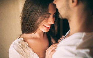 Vì đâu một số người phụ nữ dù gia đình yên ấm vẫn cả gan bất chấp mọi thứ để "hồng hạnh vượt tường"?