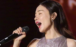 "Tiên nữ" Hoắc Tư Yến bị soi vì làm chuyện "xấu hổ" trong LHP Bắc Kinh