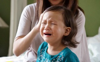 3 cách ứng xử thông minh khi con trẻ không chịu nghe lời