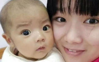 Người mẹ lấy trộm giấy chứng minh thư của mình để làm một việc khiến ai cũng phải rơi nước mắt